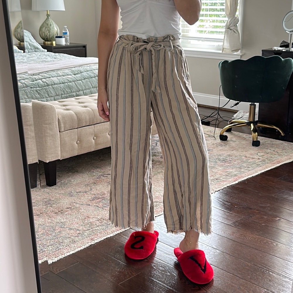Striped linen pants with belt